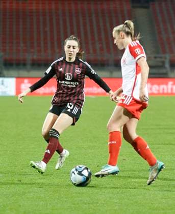17 12 2023 Soccer Season 2023 2024 1 Womens Soccer Bundesliga 10 Matchday 1 FC Nuremberg FCN Club FC Bayern Munich FCB Sportfoto Zink DaMa xdaxmax Rebekka Salfelder 15, 1 FC Nuremberg FCN Georgia Stanway 31, FC Bayern Munich FCB