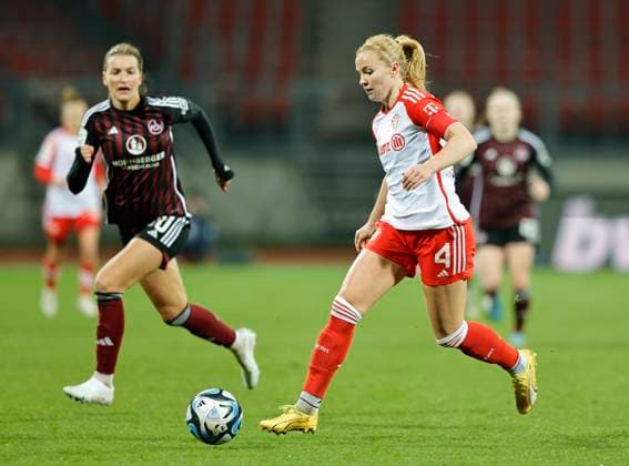 17 12 2023 Soccer Season 2023 2024 1 Womens Soccer Bundesliga 10 Matchday 1 FC Nuremberg FCN Club FC Bayern Munich FCB Sportfoto Zink DaMa xdaxmax Medina Desic 30, 1 FC Nuremberg FCN Glodis Perla Viggosdottir 4, FC Bayern Munich FCB