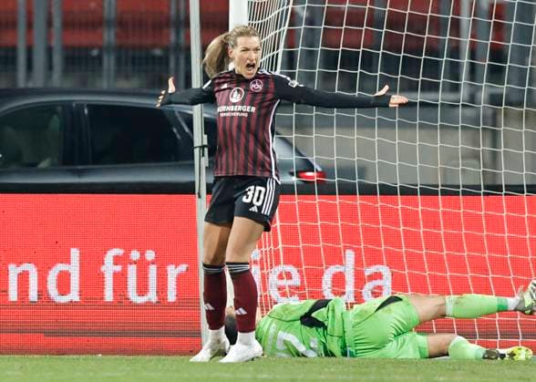 17 12 2023 Soccer Season 2023 2024 1 Women Soccer Bundesliga 10 Matchday 1 FC Nuremberg FCN Club FC Bayern Munich FCB Sportfoto Zink DaMa xdaxmax Jubel Freude Torjubel nach Tor zum 1 1 Medina Desic 30, 1 FC Nuremberg FCN jubelt freue sich Torschütze Medina Desic 30, 1 FC Nuremberg FCN