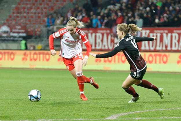 17 12 2023 Soccer Season 2023 2024 1 Womens Soccer Bundesliga 10 Matchday 1 FC Nuremberg FCN Club FC Bayern Munich FCB Sportfoto Zink DaMa xdaxmax Franziska Kett 20, FC Bayern Munich FCB Luisa Guttenberger 4, 1 FC Nuremberg FCN