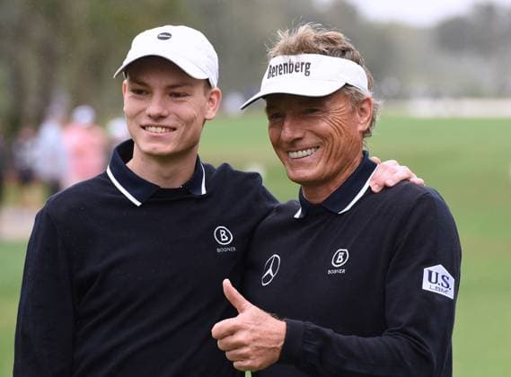 Final Round of PNC Championship in Orlando, Florida, US - 17 Dec 2023 Bernhard Langer poses with his son, Jason Langer, before teeing off on the first hole during the final round of the PNC Championship at the Ritz-Carlton Golf Club in Orlando, Florida. Orlando United States Copyright: xPaulxHennessyx xSOPAxImagesx 12172023_PHH_PNC_14