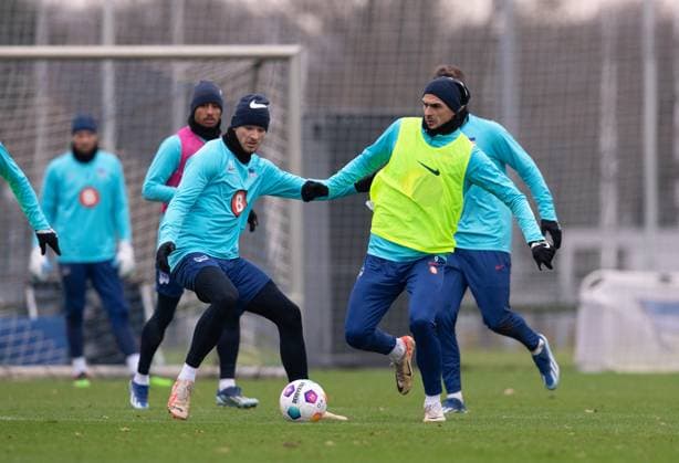 Football, Men, Season 2023 24, 2 Bundesliga, Hertha BSC, Training, f l Pascal Klemens Hertha BSC , Smail Prevljak Hertha BSC , 18 12 2023, Copyright: xSebastianxRäppold MatthiasxKochx