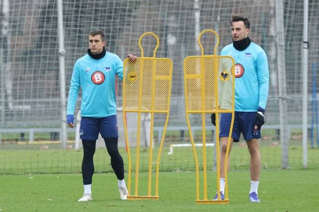 DEU, DFL, 1 FBL Hertha BSC, Training, PK, 18 12 2023, Sportforum, Berlin, DEU, DFL, 1 FBL Hertha BSC, Training, PK, im Bild Marc Oliver Kempf Hertha BSC Berlin 20 , Haris Tabakovic Hertha BSC Berlin 25 DFL regulations prohibit any use of Photographs as image sequences and or quasi video Foto Juergen Engler nordphoto GmbH nordphotoxGmbHx xEngler nph00076