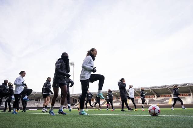 231219 Rusul Rosa Kafaji of Häcken during a training session with Häcken on December 19, 2023 in Gothenburg Photo Mathias Bergeld BILDBYRAN code MB MB0809 fotboll soccer fotball champions league träning practice training häcken press conference dam bbeng  Copyright: MATHIASxBERGELD BB231219MB001
