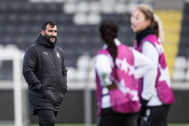 231219 Head coach Mak Lind of Häcken during a training session with Häcken on December 19, 2023 in Gothenburg Photo Mathias Bergeld BILDBYRAN code MB MB0809 fotboll football soccer fotball champions league träning practice training häcken press conference dam bbeng  Copyright: MATHIASxBERGELD BB231219MB027