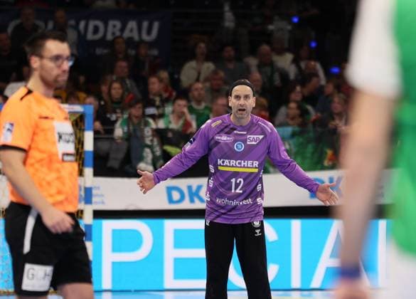 GER HBL Season 2023 2024 FÜCHSE Berlin vs TVB Stuttgart, 19 12 23, Max Schmeling Halle, Berlin, Silvio HEINEVETTER TVB Stuttgart 12 , questioning look, incomprehension, dissatisfied with referees decision