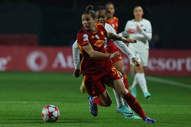 UEFA Champions League Women football match - Roma vs Paris Saint-Germain Rome, Italy 20.12.2023: Elena Linari (Roma) in action during the UEFA WOMENÃ¢& x80;& x99;s CHAMPIONS League 2023-2024 football match AS ROMA vs Paris Saint-Germain at tre fontane stadium in Rome. Rome Italy  Copyright: xIPAxSport ABACAx