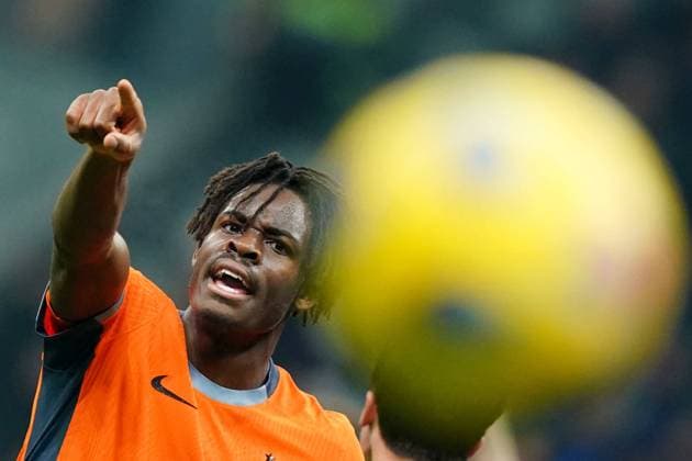 Foto Spada LaPresse 20 dicembre 2023 - Milano, Italia - calcio - Inter vs Bologna - Coppa Italia TIM 2023 2024 - Stadio San Siro. Nella foto: Yann Aurel Bisseck (FC Inter); December 20 , 2023 Milan, Italy - sport, calcio - inter vs Bologna - Italian Cup TIM 2023 2024 - San Siro Stadium. In the pic: Yann Aurel Bisseck (FC Inter);  Copyright: xSpada LaPressex
