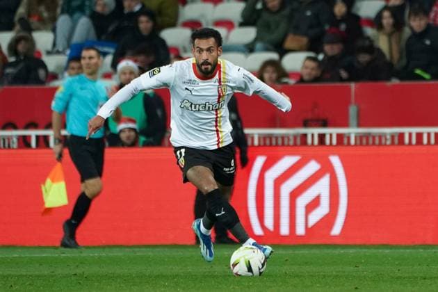 Angelo Fulgini (RC Lens) FOOTBALL : OGC Nice vs RC Lens - Ligue 1 Uber Eats - Nice - 20 12 2023 NorbertScanella Panoramic 