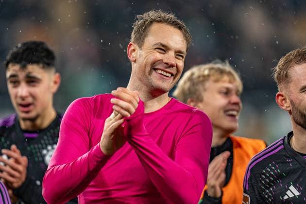 Sport Bilder des Tages Manuel Neuer (FC Bayern Muenchen, 1) VfL Wolfsburg vs. FC Bayern Muenchen, Fussball, 1. Bundesliga, 16. Spieltag, 20.12.2023 DFL REGULATIONS PROHIBIT ANY OUSE OF PHOTOGRAPHS AS IMAGE SEQUENCES AND OR QUASI-VIDEO VfL Wolfsburg vs. FC Bayern Muenchen, Fussball, 1. Bundesliga, 16. Spieltag, 20.12.2023 Wolfsburg *** Manuel Neuer FC Bayern Muenchen, 1 VfL Wolfsburg vs FC Bayern Muenchen, Football, 1 Bundesliga, Matchday 16, 20 12 2023 DFL REGULATIONS PROHIBIT ANY OUSE OF PHOTOGRAPHS AS IMAGE SEQUENCES AND OR QUASI VIDEO VfL Wolfsburg vs FC Bayern Muenchen, Football, 1 Bundesliga, Matchday 16, 20 12 2023 Wolfsburg Copyright: xEibner-Pressefoto BahhoxKarax EP_EER