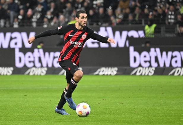 20.12.2023, xjhx, Fussball 1.Bundesliga, Eintracht Frankfurt - Borussia Mönchengladbach emspor, v.l. Ellyes Skhiri of Eintracht Frankfurt FREISTELLER (DFL DFB REGULATIONS PROHIBIT ANY USE OF PHOTOGRAPHS as IMAGE SEQUENCES and or QUASI-VIDEO) Frankfurt am Main *** 20 12 2023, xjhx, Fussball 1 Bundesliga, Eintracht Frankfurt Borussia Mönchengladbach emspor, v l Ellyes Skhiri of Eintracht Frankfurt FREISTELLER DFL DFB REGULATIONS PROHIBIT ANY USE OF PHOTOGRAPHS as IMAGE SEQUENCES and or QUASI VIDEO Frankfurt am Main
