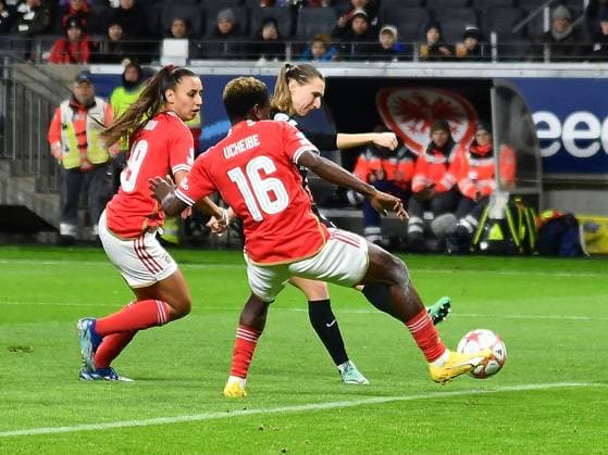 21 12 2023, xhbx, Football Champions League Women, Eintracht Frankfurt Women SL Benfica Lisbon emspor, v l Catarina Amado Benfica Lisbon , Christy Ucheibe Benfica Lisbon , Lara Prasnikar Eintracht Frankfurt Women DFL DFB REGULATIONS PROHIBIT ANY USE OF PHOTOGRAPHS as IMAGE SEQUENCES and or QUASI VIDEO Frankfurt am Main