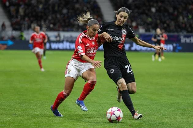 21 12 2023, xusrbx, Football Champions League Women, Eintracht Frankfurt Women SL Benfica Lisbon emspor, v l Lucia Alves Benfica Lisbon, 13 , Sara Doorsoun Khajeh Eintracht Frankfurt, 23 , DFL DFB REGULATIONS PROHIBIT ANY USE OF PHOTOGRAPHS as IMAGE SEQUENCES and or QUASI VIDEO Frankfurt am Main