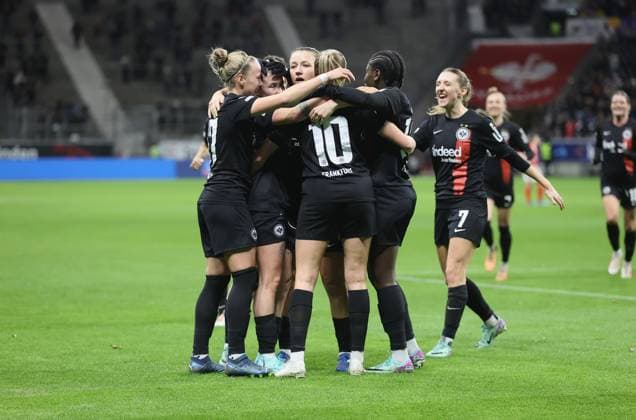21 12 2023, Football Women UEFA Womens Champions League UWCL, Eintracht Frankfurt SL Benfica Lisbon, emonline, emspor, v l , Goal celebration to 1 0 by Geraldine Reuteler Eintracht Frankfurt , Goal celebration, celebrate the goal, Laura Freigang Eintracht Frankfurt DFL DFB REGULATIONS PROHIBIT ANY USE OF PHOTOGRAPHS AS IMAGE SEQUENCES AND OR QUASI VIDEO xdcx Copyright: HMBxMedia