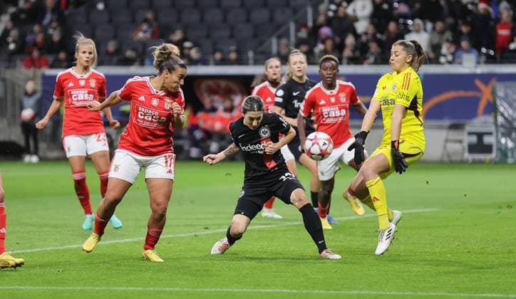 21 12 2023, Football Women UEFA Womens Champions League UWCL, Eintracht Frankfurt SL Benfica Lisbon, emonline, emspor, v l , Andreia Norton SL Benfica Lisbon , Camilla Küver Eintracht Frankfurt , Goalkeeper Lena Pauels SL Benfica Lisbon DFL DFB REGULATIONS PROHIBIT ANY USE OF PHOTOGRAPHS AS IMAGE SEQUENCES AND OR QUASI VIDEO xdcx Copyright: HMBxMedia