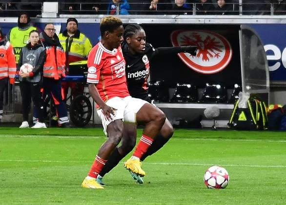 21 12 2023, xhbx, Football Champions League Women, Eintracht Frankfurt Women SL Benfica Lisbon emspor, v l Christy Ucheibe Benfica Lisbon , Nicole Anyomi Eintracht Frankfurt Women DFL DFB REGULATIONS PROHIBIT ANY USE OF PHOTOGRAPHS as IMAGE SEQUENCES and or QUASI VIDEO Frankfurt am Main