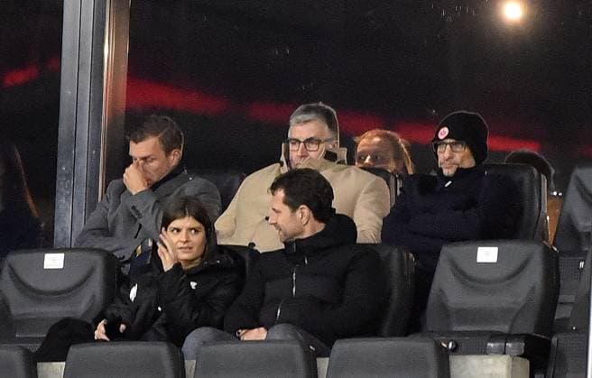 21 12 2023, xhbx, Football Champions League Women, Eintracht Frankfurt Women SL Benfica Lisbon emspor, v l Markus Krösche Sportchef Eintracht Frankfurt , Axel Hellmann Vorstandssprecher Eintracht Frankfurt Fussball AG DFL DFB REGULATIONS PROHIBIT ANY USE OF PHOTOGRAPHS as IMAGE SEQUENCES and or QUASI VIDEO Frankfurt am Main
