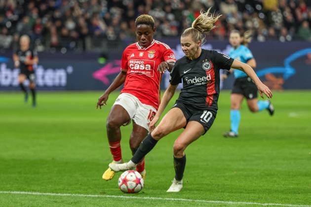 UWCL Eintracht Frankfurt Benfica Lisbon on 21 12 2023 at Deutsche Bank Park in Frankfurt Laura Freigang Eintracht Frankfurt 10 vs Christy Ucheibe Benfica Lisbon 16 MH