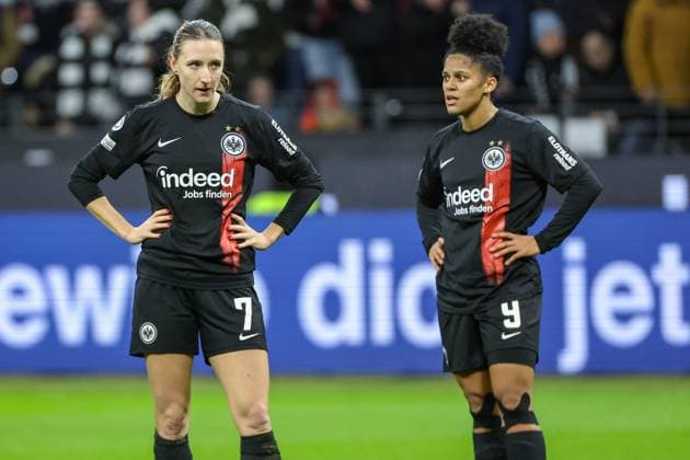 UWCL Eintracht Frankfurt Benfica Lisbon on 21 12 2023 at Deutsche Bank Park in Frankfurt Lara PraÅ¡nikar Prasniker Eintracht Frankfurt 7 and Shekiera Martinez Eintracht Frankfurt 9 are dissatisfied, disappointed, disappointed, dejected MH