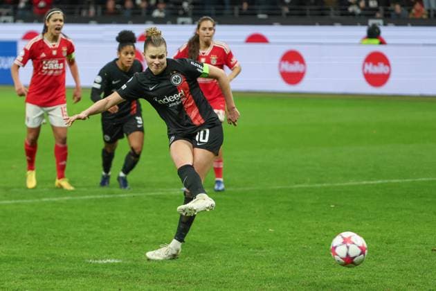 UWCL Eintracht Frankfurt Benfica Lisbon on 21 12 2023 at Deutsche Bank Park in Frankfurt Laura Freigang Eintracht Frankfurt 10 misses a penalty kick MH