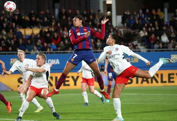 Sport Bilder des Tages FC Barcelona, Barca v FC Rosengard: Group A - UEFA Women s Champions League 2023 24 Salma Paralluelo and Isabella Bryld Obaze are playing in the match between FC Barcelona and FC Rosengard for week 4 of the UEFA Women s Champions League at the Johan Cruyff Stadium in Barcelona, Spain, on December 21, 2023. Barcelona Spain  Copyright: xUrbanandsportx originalFilename:urbanandsport-fcbarcel231221_np5dv.jpg