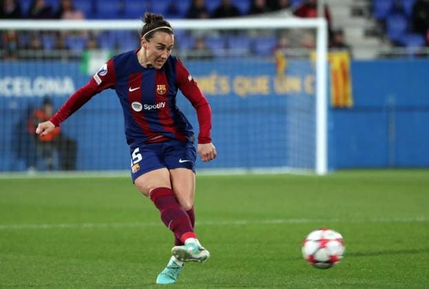 FC Barcelona, Barca v FC Rosengard: Group A - UEFA Women s Champions League 2023 24 Lucy Bronze is playing in the match between FC Barcelona and FC Rosengard for week 4 of the UEFA Women s Champions League at the Johan Cruyff Stadium in Barcelona, Spain, on December 21, 2023. Barcelona Spain  Copyright: xUrbanandsportx originalFilename:urbanandsport-fcbarcel231221_npyPU.jpg
