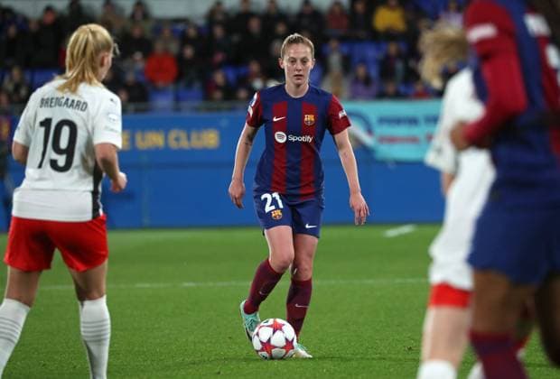 FC Barcelona, Barca v FC Rosengard: Group A - UEFA Women s Champions League 2023 24 Keira Walsh is playing in the match between FC Barcelona and FC Rosengard for week 4 of the UEFA Women s Champions League at the Johan Cruyff Stadium in Barcelona, Spain, on December 21, 2023. Barcelona Spain  Copyright: xUrbanandsportx originalFilename:urbanandsport-fcbarcel231221_npczf.jpg