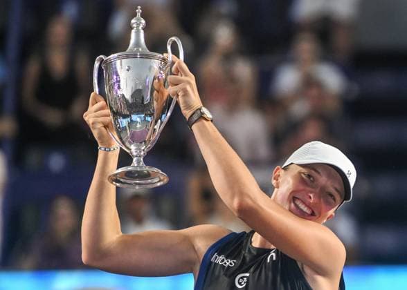 2023 WTA, Tennis Damen Finals CANCUN, MEXICO - NOVEMBER 6, 2023: Iga Swiatek of Poland celebrates after winning against Jessica Pegula of the USA during the final of GNP Seguros WTA Finals Cancun 2023, part of the Hologic WTA Tour, on November 6, 2023, in Cancun, Quintana Roo, Mexico. Cancun Mexico  Copyright: xArturxWidakx originalFilename:widak-2023wtaf231106_npsxg.jpg
