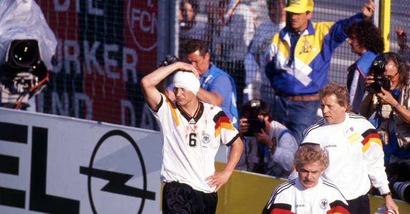 15 06 92 Germany Scotland Sweden, Nörrköping, 15 06 1992, Football, European Championship 1992 in Sweden, Germany Scotland 2 0 Guido Buchwald Germany injury head turban bandage blood jersey