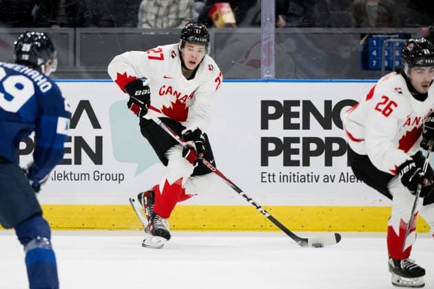 231226 Easton Cowan of Canada during the 2024 IIHF World Junior Championship game between Finland and Canada on December 26, 2023 in Gothenburg Photo Carl Sandin BILDBYRAN code CS CS0473 ishockey, ice hockey,jvm, junior vm, u20, 2024 iihf world junior  Copyright: CARLxSANDIN BB231226CS047