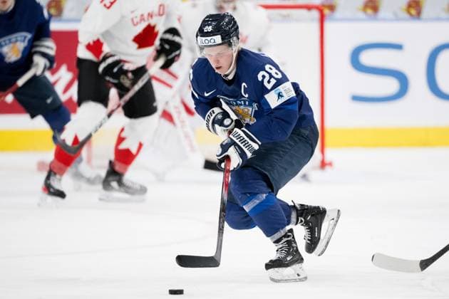 231226 Jere Lassila of Finland during the 2024 IIHF World Junior Championship game between Finland and Canada on December 26, 2023 in Gothenburg Photo Carl Sandin BILDBYRAN kod CS CS0473 ishockey ice hockey jvm junior vm u20 2024 iihf world junior championship world juniors finland canada canada 1 bbeng bbauto  Copyright: CARLxSANDIN BB231226CS048