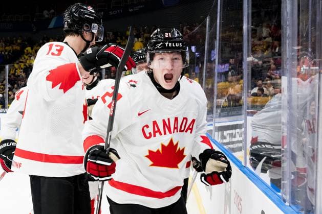 231226 Owen Allard of Canada celebrates the 0 2 goal during the 2024 IIHF World Junior Championship game between Finland and Canada on December 26, 2023 in Gothenburg Photo Carl Sandin BILDBYRAN kod CS CS0473 ishockey ice hockey jvm junior vm u20 2024 iihf world junior championship world juniors finland canada canada 1 bbeng bbauto jubel  Copyright: CARLxSANDIN BB231226CS054