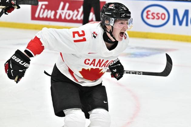 Gothenburg, Sweden 20231226 Canada s Owen Allard scores 2 0 during the IIHF World Junior Championship group A ice hockey match between Finland and Canada at Scandinavium in Gothenburg, Sweden December 26, 2023 Gothenburg Sweden x9200x  Copyright: xBjörnxLarssonxRosvall TTx IIHF World Junior Championship 23-24 Finland Canada