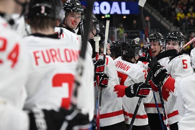 Gothenburg, Sweden 20231226 Celebrations after Canada s Macklin Celebrini scores 1 3 during the IIHF World Junior Championship group A ice hockey match between Finland and Canada at Scandinavium in Gothenburg, Sweden December 26, 2023 Gothenburg Sweden x9200x  Copyright: xBjörnxLarssonxRosvall TTx IIHF World Junior Championship 23-24 Finland Canada
