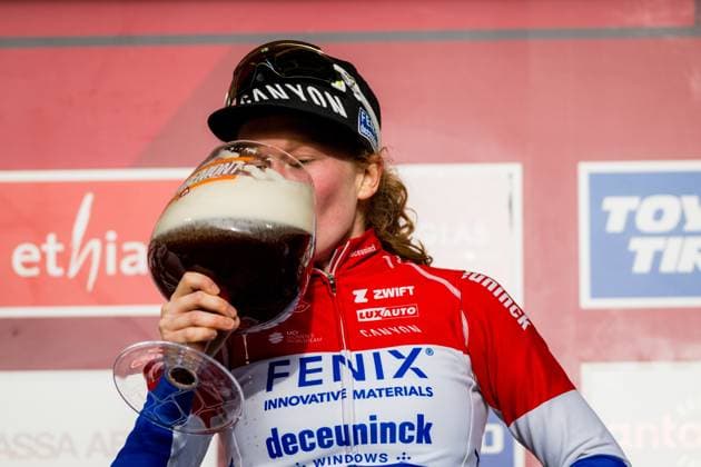 Bilder des Jahres 2023, Sport 12 Dezember Sport Themen der Woche KW52 Sport Bilder des Tages Dutch Puck Pieterse celebrates on the podium after winning the women s elite race of the World Cup cyclocross cycling event in Gavere on Tuesday 26 December 2023, stage 10 (out of 14) of the UCI World Cup competition. JASPERxJACOBS  x83193079x