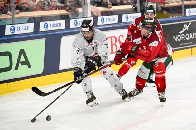26 12 2023, Davos, Eisstadion Davos, Spengler Cup Frölunda HC Team Canada, 77 Colton Sceviour Team Canada Davos Eisstadion Davos Graubünden Switzerland Copyright: xJustPictures.ch AndreaxBrancax jp-en-AnBr-AB_26122023_AAB_4285