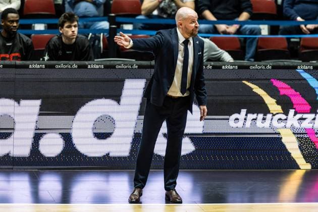 26 12 2023, easyCredit Basketball Bundesliga, BBL, Season 2023 2024, Men, Niners Chemnitz HAKRO Merlins Crailsheim, Copyright Alexander Trienitz Jussi Laakso Head Coach , HAKRO Merlins Crailsheim