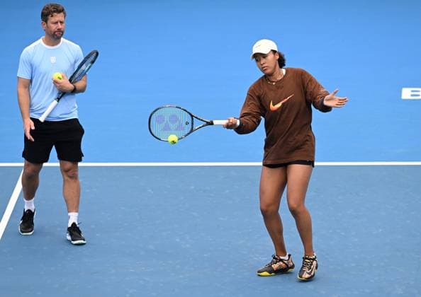 TENNIS BRISBANE INTERNATIONAL PRACTICE, Naomi Osaka (right) of Japan is seen with her coach Wim Fissette (left) during a practice session ahead of the Brisbane International tennis tournament at Queensland Tennis Centre n Brisbane, Wednesday, December 27, 2023. ( NO ARCHIVING, EDITORIAL USE ONLY, NO USE IN BOOKS WITHOUT CONSENT BRISBANE QLD AUSTRALIA  Copyright: xDARRENxENGLANDx 20231227001882345078