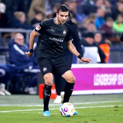 HADDADI Oussama Team Kreuther Fuerth 2. Bundesliga DFL Saison 2023 - 2024 2. BL Spiel FC Schalke 04 - Greuther Fuerth 2 : 2 am 15. 12. 2023 in Gelsenkirchen DFL REGULATIONS PROHIBIT ANY USE OF PHOTOGRAPHS as IMAGE SEQUENCES and or QUASI-VIDEO *** HADDADI Oussama Team Kreuther Fuerth 2 Bundesliga DFL Season 2023 2024 2 BL Match FC Schalke 04 Greuther Fuerth 2 2 on 15 12 2023 in Gelsenkirchen DFL REGULATIONS PROHIBIT ANY USE OF PHOTOGRAPHS as IMAGE SEQUENCES and or QUASI VIDEO Copyright: xLacixPerenyix