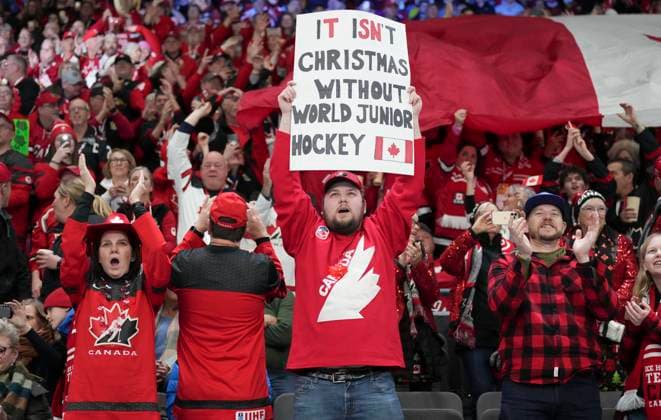 Sport Bilder des Tages December 27, 2023, GOTHENBURG, SWEDEN: Canada fans cheer prior to first period hockey action against Latvia at the IIHF World Junior Hockey Championship in Gothenburg, Sweden on Wednesday, Dec. 27, 2023. Canada News - December 27, 2023  - ZUMAc35_ 20231227_zaf_c35_019 Copyright: xChristinnexMuschix