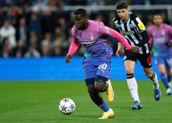 Newcastle United FC v AC Milan: Group F - UEFA Champions League 2023 24 Yunus Musah of AC Milan on the ball during the UEFA Champions League match between Newcastle United FC and AC Milan at St. James Park on December 13, 2023 in Newcastle upon Tyne, United Kingdom. Newcastle upon Tyne St. James Park England United Kingdom Copyright: xRichardxSellers Sportsphoto APLx 13964873