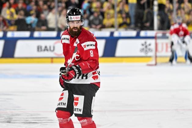 28 12 2023, Davos, Eisstadion Davos, Spengler Cup Team Canada HC Davos, 8 Jordie Benn Team Canada Davos Eisstadion Davos Graubünden Switzerland Copyright: xJustPictures.ch AndreaxBrancax jp-en-AnBr-AB_28122023_AAB_5655
