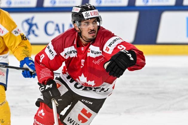 28 12 2023, Davos, Eisstadion Davos, Spengler Cup Team Canada HC Davos, 9 Michael Joly Team Canada Davos Eisstadion Davos Graubünden Switzerland Copyright: xJustPictures.ch AndreaxBrancax jp-en-AnBr-AB_28122023_AAB_5709