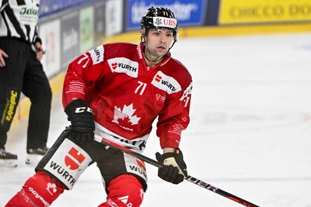 28 12 2023, Davos, Eisstadion Davos, Spengler Cup Team Canada HC Davos, 71 John Quenneville Team Canada Davos Eisstadion Davos Graubünden Switzerland Copyright: xJustPictures.ch AndreaxBrancax jp-en-AnBr-AB_28122023_AAB_5788