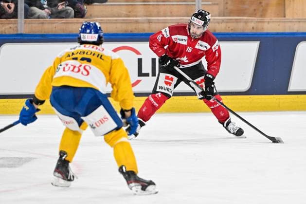28 12 2023, Davos, Eisstadion Davos, Spengler Cup Team Canada HC Davos, 16 Joey LaLeggia Team Canada Davos Eisstadion Davos Graubünden Switzerland Copyright: xJustPictures.ch AndreaxBrancax jp-en-AnBr-AB_28122023_AAB_6265