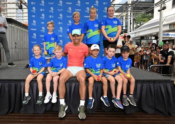 TENNIS RAFAEL NADAL BRISBANE INTERNATIONAL, Rafael Nadal of Spain is seen with junior tennis players in the Queen Street Mall in Brisbane, Friday, December 29, 2023. Rafael Nadal will be playing in the Brisbane International tennis tournament after taking a long break from tennis due to an injury.( NO ARCHIVING, EDITORIAL USE ONLY, NO USE IN BOOKS WITHOUT CONSENT BRISBANE QUEENSLAND AUSTRALIA  Copyright: xDARRENxENGLANDx 20231229001882825516