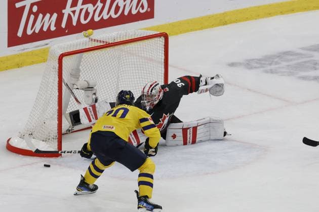 GOTHENBURG 20231229 Sweden s Liam Öhgren during the IIHF World Junior Championship group A ice hockey match between Canada and Sweden at Scandinavium in Gothenburg, Sweden December 29, 2023 GOTHENBURG Sweden x9200x  Copyright: xADAMxIHSE TTx IIHF World Junior Championship 23-24 Canada-Sweden