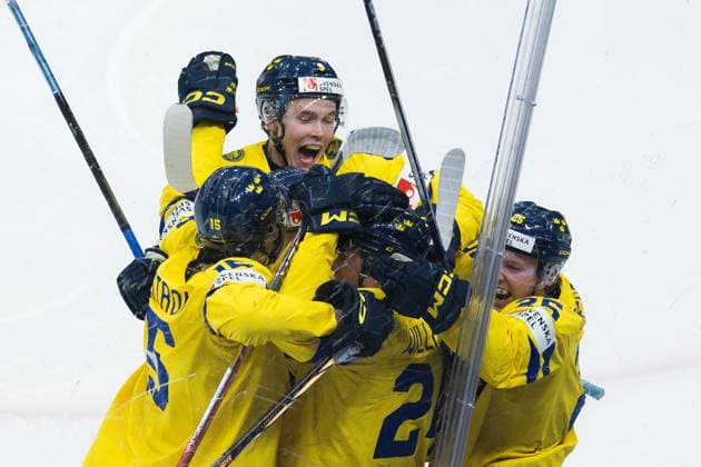 231229 Tom Willander of Sweden celebrates the 0 1 goal during the 2024 IIHF World Junior Championship game between Canada and Sweden on December 29, 2023 in Gothenburg Photo Michael Erichsen BILDBYRAN COP 89 JZ0472 ishockey ice hockey jvm junior vm u20 2024 iihf world junior championship world juniors canada canada sverige sweden bbeng bbauto jubel  Copyright: MICHAELxERICHSEN BB231229MI022