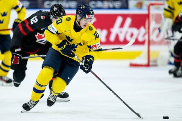 231229 Fabian Wagner of Sweden during the 2024 IIHF World Junior Championship game between Canada and Sweden on December 29, 2023 in Gothenburg Photo Jesper Zerman BILDBYRAN kod JZ JZ0472 ishockey ice hockey jvm junior vm u20 2024 iihf world junior championship world juniors canada canada sverige sweden bbeng bbauto  Copyright: JESPERxZERMAN BB231229JZ186