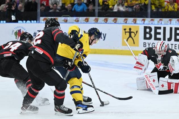 GOTHENBURG, SWEDEN 20231229 Sweden s Fabian Wagner during the IIHF World Junior Championship group A ice hockey match between Canada and Sweden at Scandinavium in Gothenburg, Sweden December 29, 2023 GOTHENBURG SWEDEN x9200x  Copyright: xBjörnxLarssonxRosvall TTx IIHF World Junior Championship 23-24 Canada -Sweden